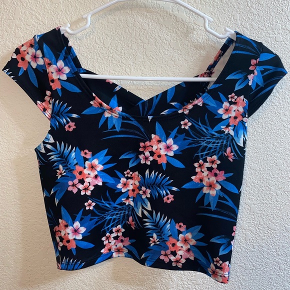 Charlotte Russe Tops - Charlotte Russe - Floral Black and Blue Crop Top S